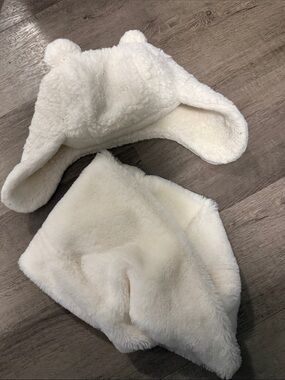 Matalan 3-6 year old Cream Plush Teddy Ear Hat & Neck Scarf Set